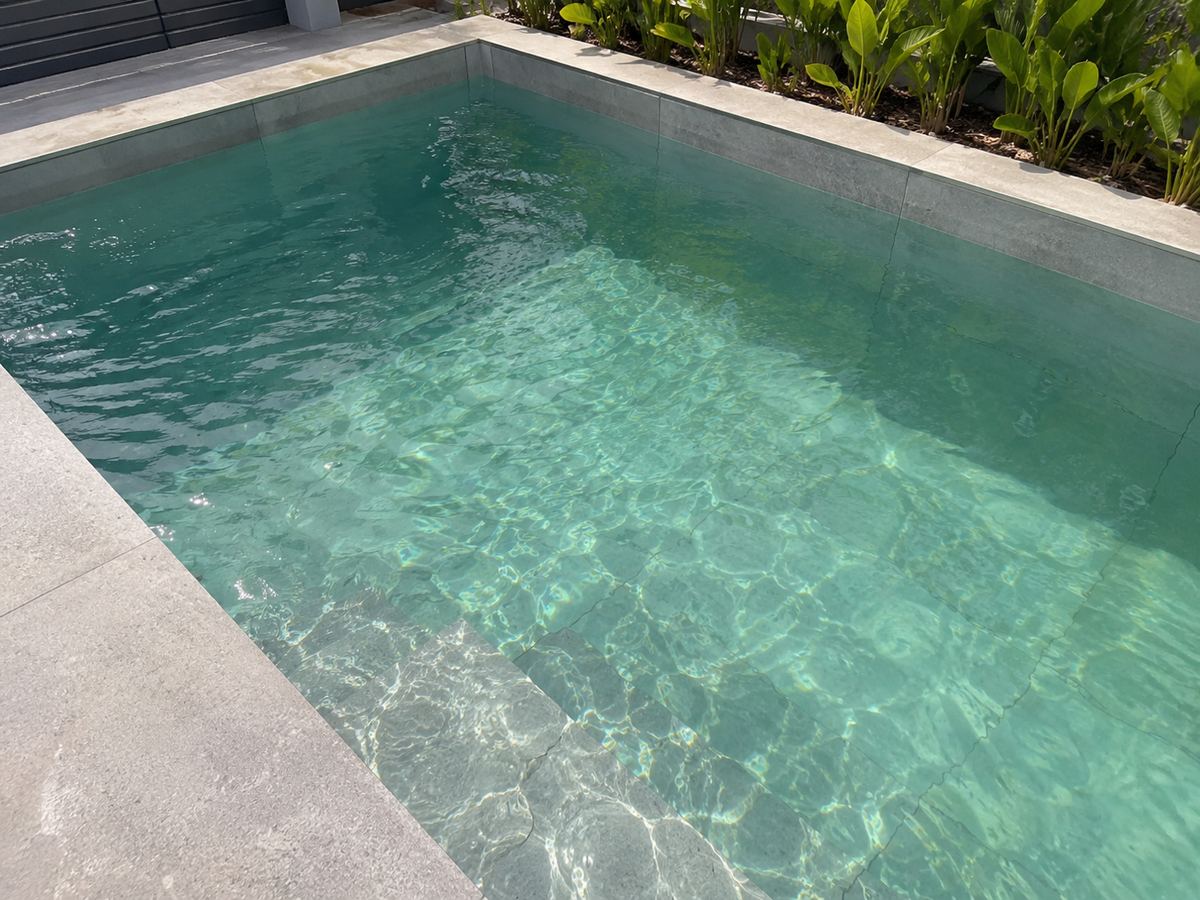 Azulejo ou porcelanato para piscina